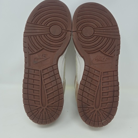Athletic_Shoes